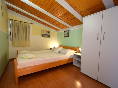 Apartment Two bedroom apartment with balcony and sea view Njivice, Krk A-20479-a - Outdoor photo 6