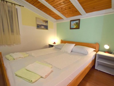 Apartment Two bedroom apartment with balcony and sea view Njivice, Krk A-20479-a - Outdoor photo 7