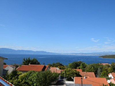 Apartment Two bedroom apartment with balcony and sea view Njivice, Krk A-20479-a - Outdoor photo 11