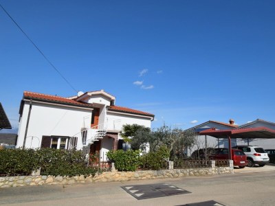 Apartment Two bedroom apartment with balcony and sea view Njivice, Krk A-20479-a - Outdoor photo 13