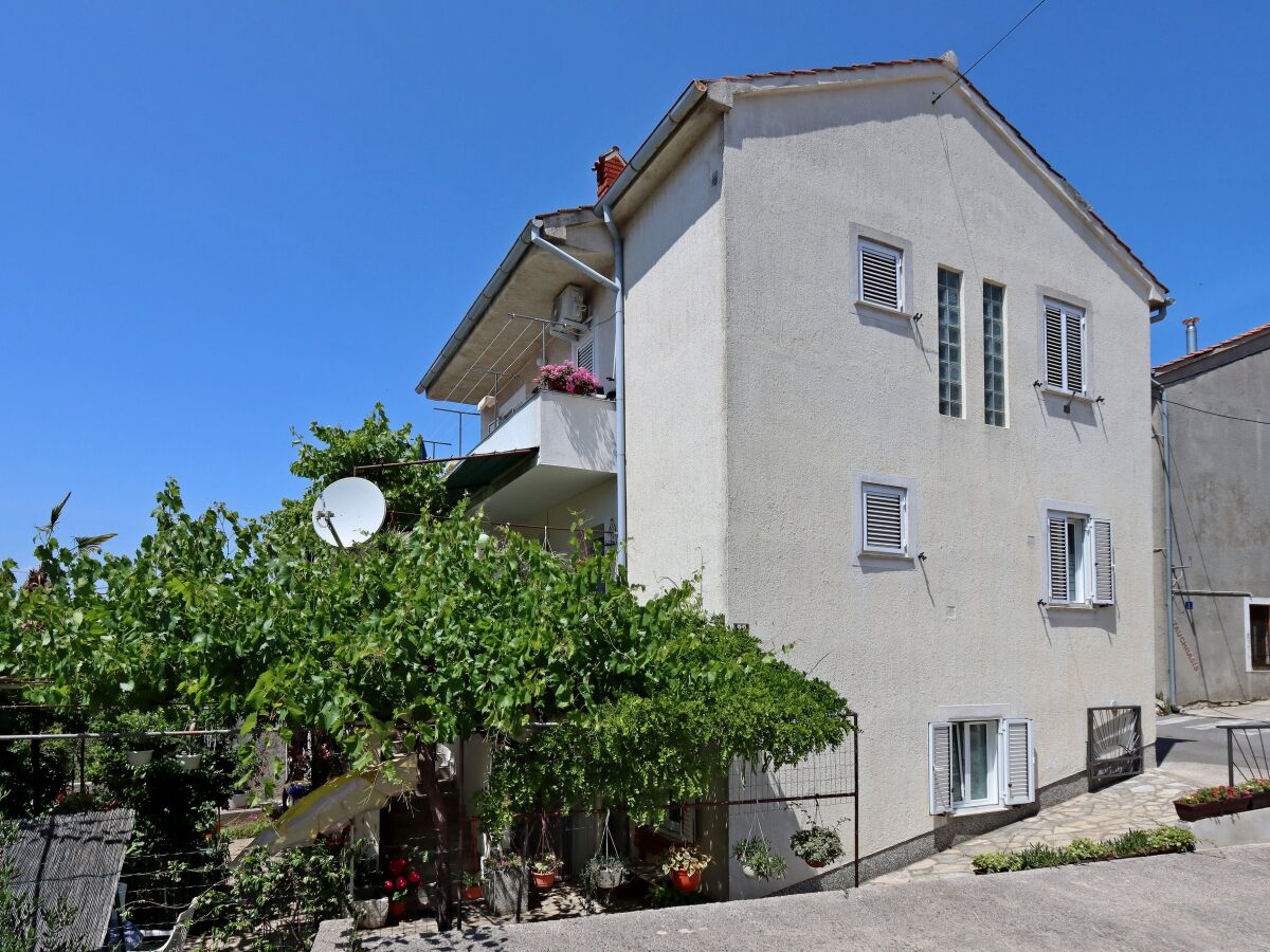 Apartment Two bedroom apartment with air-conditioning Punat, Krk A-19831-a