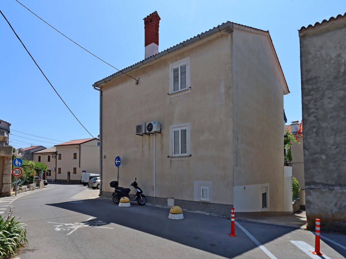 Apartment Two bedroom apartment with air-conditioning Punat, Krk A-19831-a - Outdoor photo 3