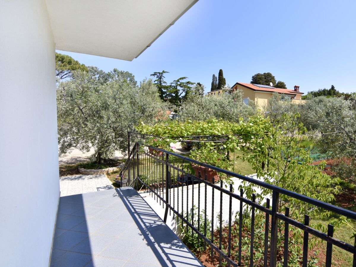 Apartment One bedroom apartment with balcony Bašanija, Umag A-20522-a - Outdoor photo 2