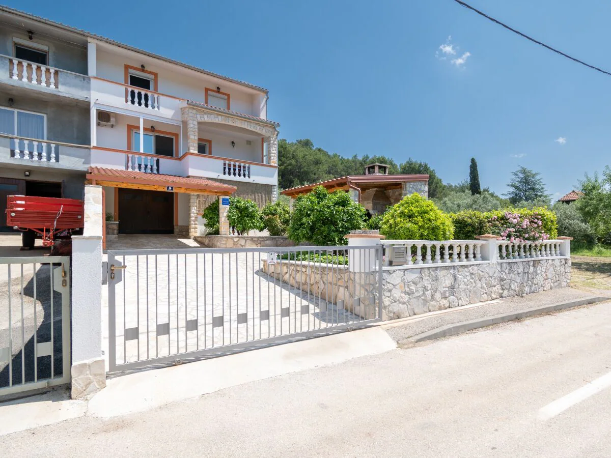 Apartment One bedroom apartment with terrace Mrljane, Pašman A-20056-a