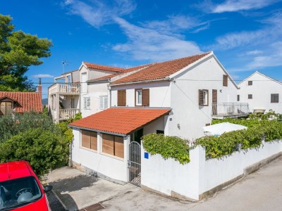 Holiday house Two bedroom house with terrace Milna, Brač K-20140 in Milna - Holiday house