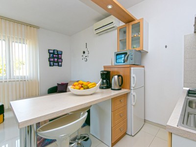 Apartment One bedroom apartment with terrace and sea view Brela, Makarska A-20221-a - Outdoor photo 10