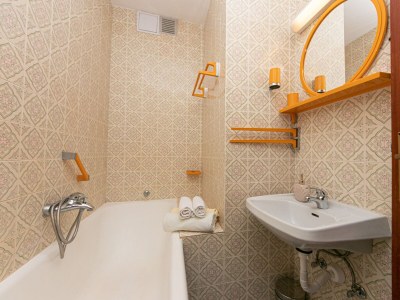 Apartment Two bedroom apartment with terrace and sea view Brela, Makarska A-20223-a - Outdoor photo 17