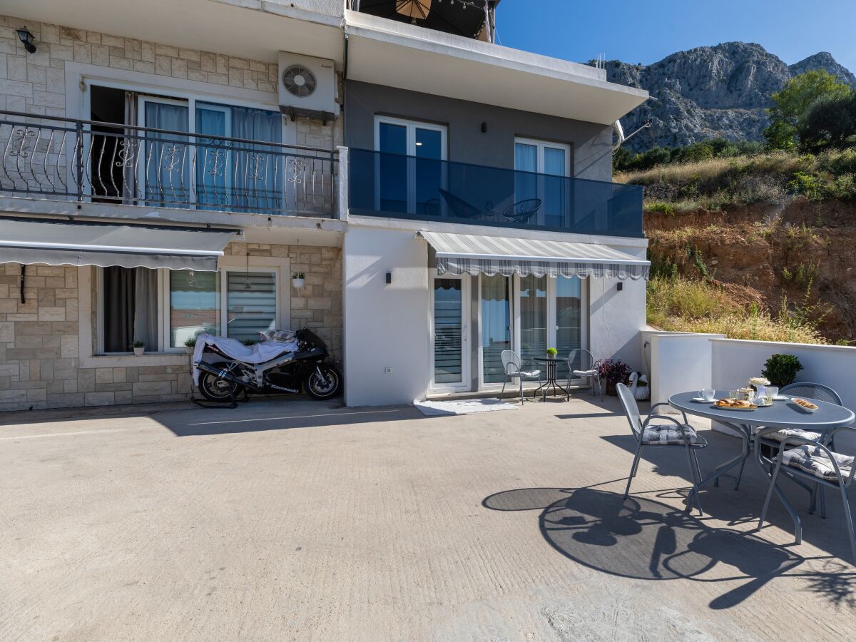 Apartment Two bedroom apartment with terrace and sea view Omiš A-20689-a - Outdoor photo 2