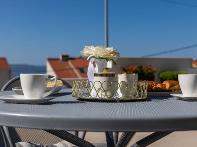 Apartment Two bedroom apartment with terrace and sea view Omiš A-20689-a - Outdoor photo 8