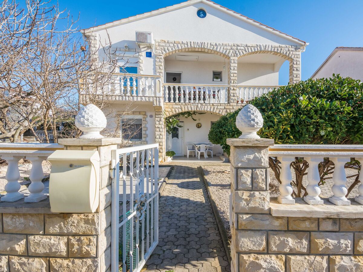 Apartment Two bedroom apartment with terrace Vir A-20750-a