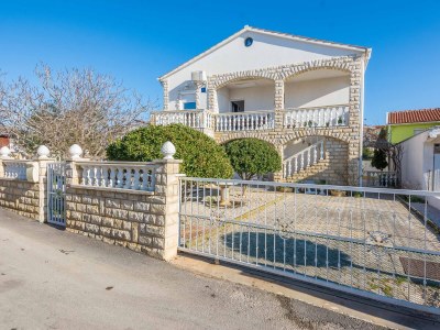 Apartment Two bedroom apartment with terrace Vir A-20750-a - Outdoor photo 4