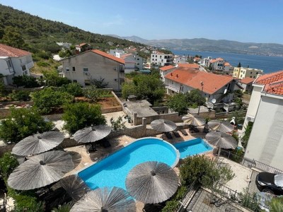 Apartment Two bedroom apartment with terrace and sea view Slatine, Čiovo A-20341-a in Slatine - Apartment