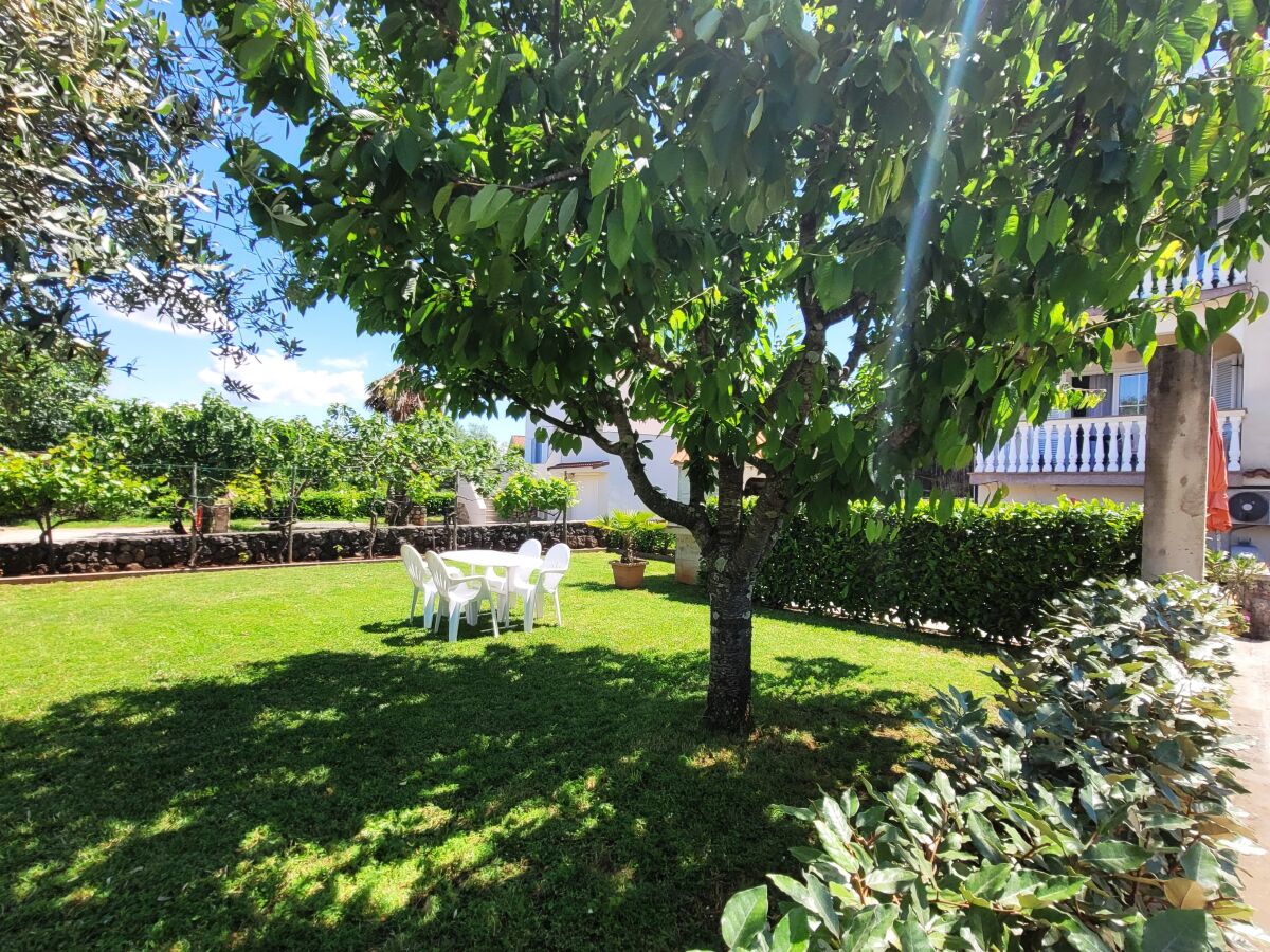 Apartment Four-bedroom apartment with terrace Sveti Anton, Krk A-20344-a - Outdoor photo 2