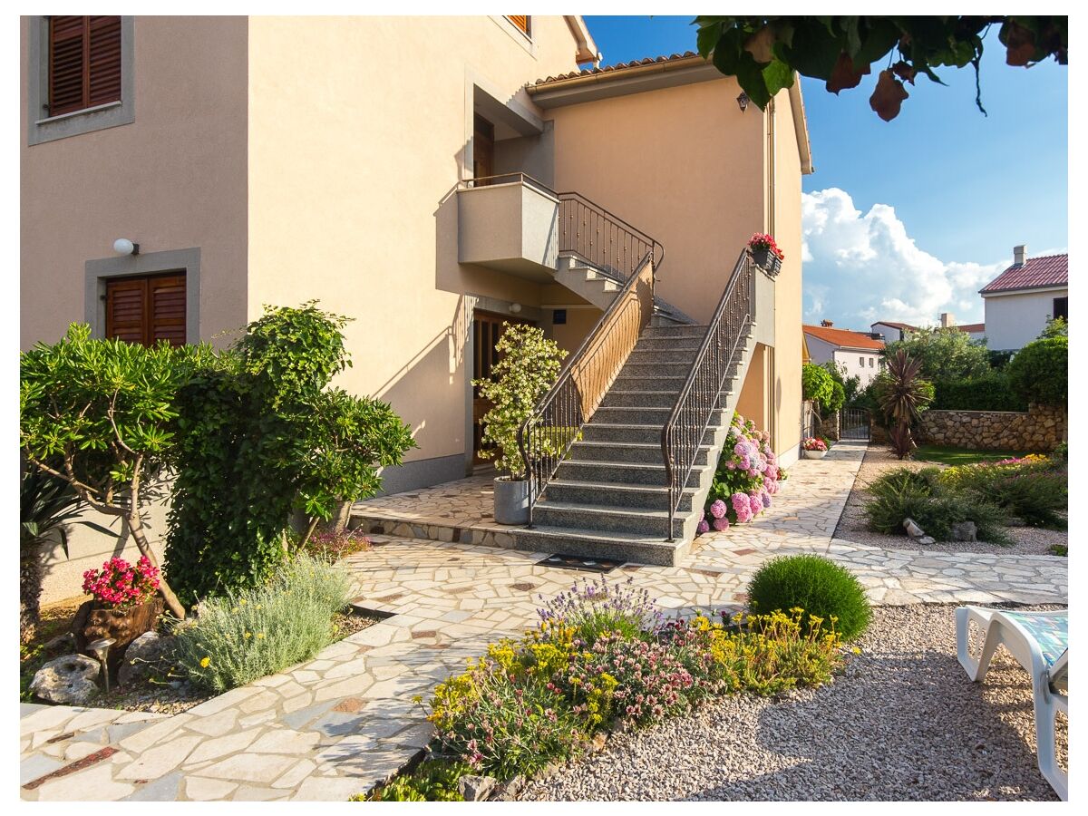 Apartment Four-bedroom apartment with air-conditioning Krk A-20361-a