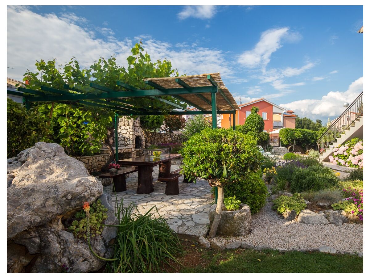 Apartment Four-bedroom apartment with air-conditioning Krk A-20361-a - Outdoor photo 2