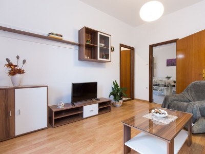 Apartment Four-bedroom apartment with air-conditioning Krk A-20361-a - Outdoor photo 8