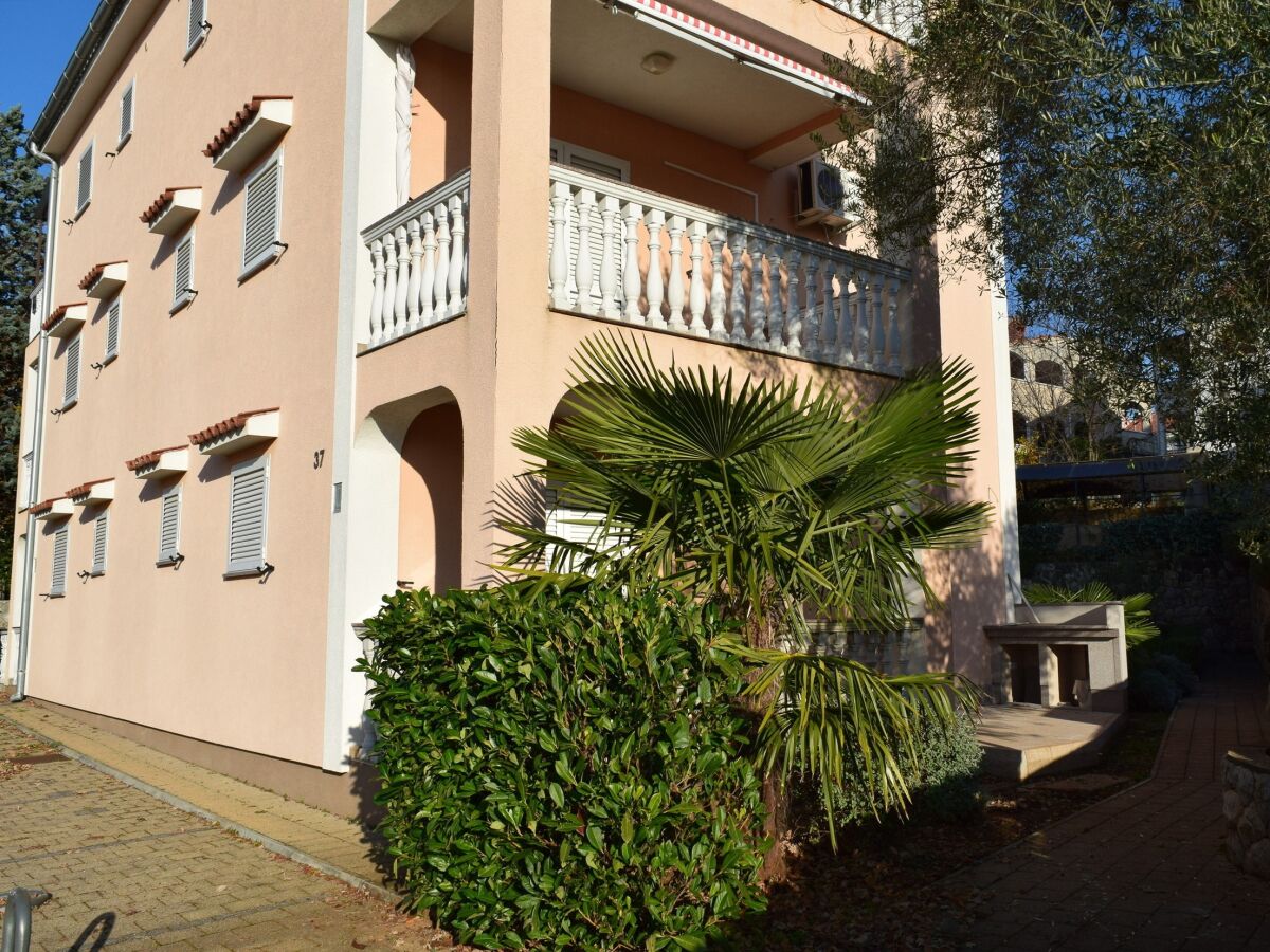 Apartment Two bedroom apartment with terrace Malinska, Krk A-20366-a