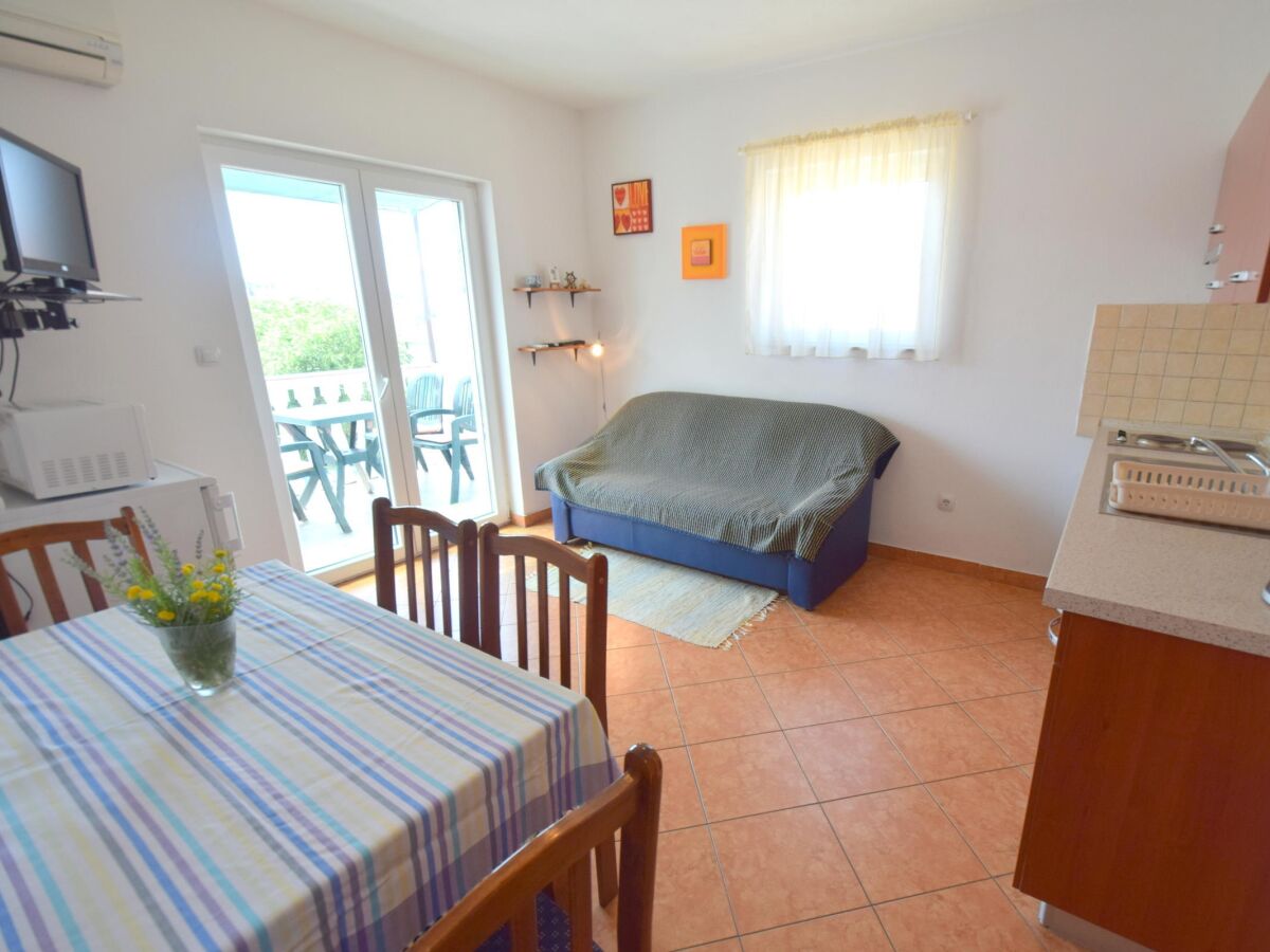 Apartment Two bedroom apartment with terrace Malinska, Krk A-20366-a - Outdoor photo 3