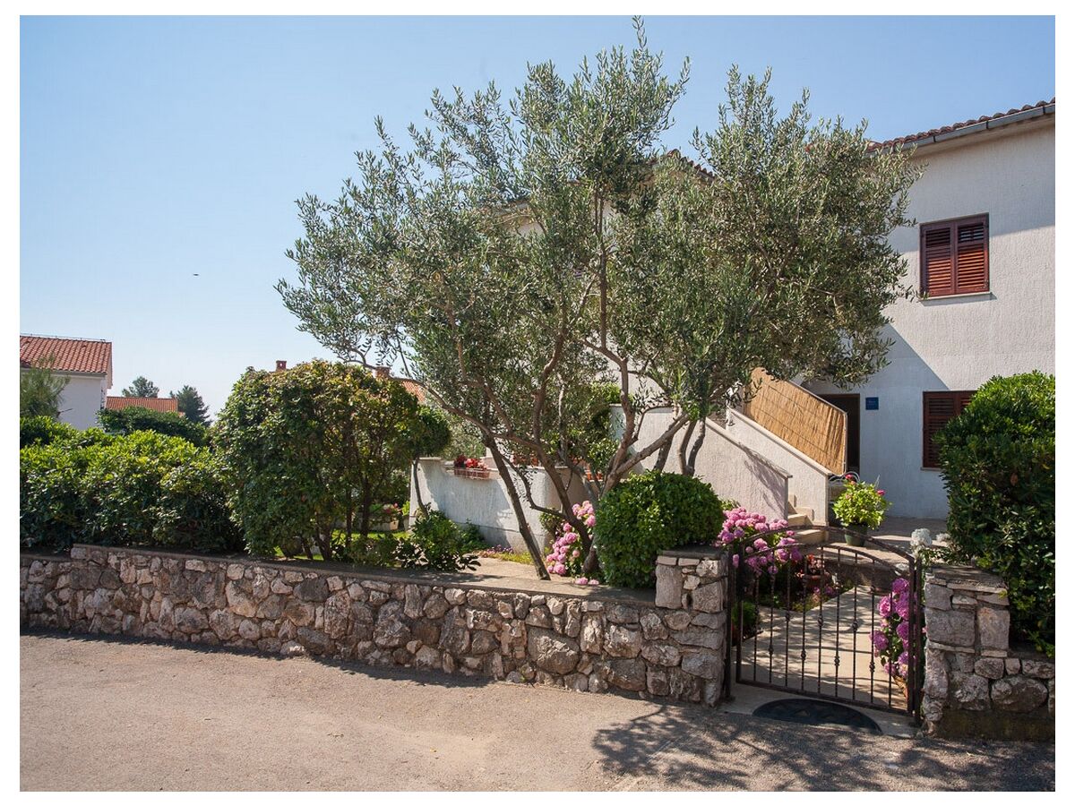 Apartment Four-bedroom apartment with terrace Krk A-20368-a - Outdoor photo 2