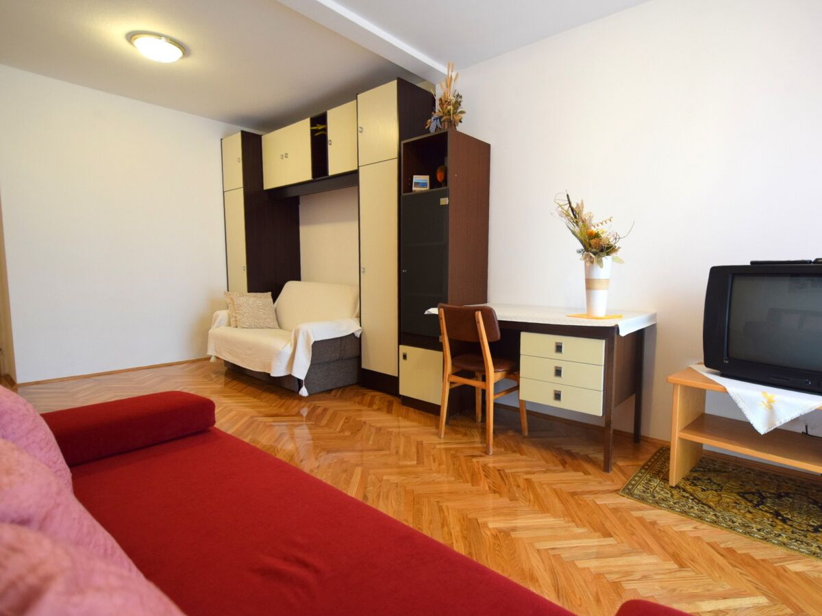 Apartment Two bedroom apartment with terrace Malinska, Krk A-20375-a - Outdoor photo 4