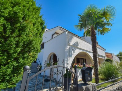 Apartment Two bedroom apartment with terrace Malinska, Krk A-20380-a in Malinska - Apartment