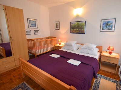 Apartment Two bedroom apartment with terrace Malinska, Krk A-20380-a - Outdoor photo 12