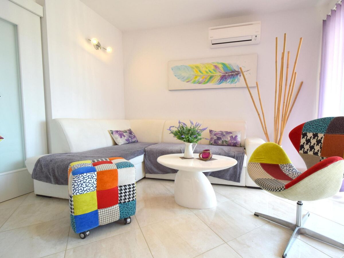 Apartment Two bedroom apartment with terrace Malinska, Krk A-20382-a - Outdoor photo 4