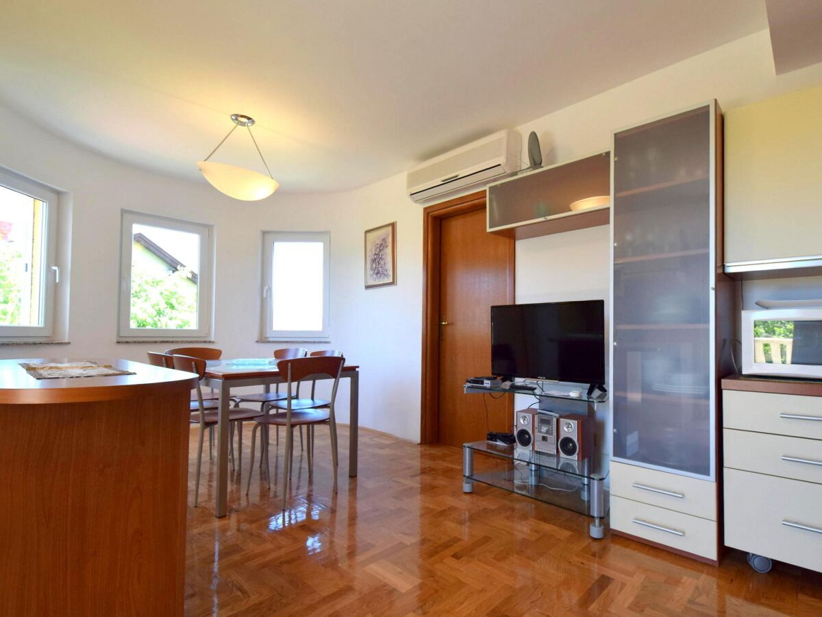 Apartment Two bedroom apartment with balcony Malinska, Krk A-20410-a - Outdoor photo 2