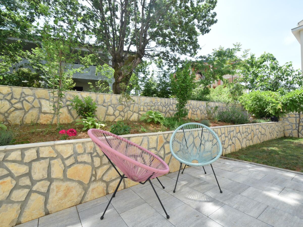 Apartment Three bedroom apartment with terrace and sea view Malinska, Krk A-20425-a - Outdoor photo 4