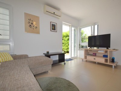 Apartment Three bedroom apartment with terrace and sea view Malinska, Krk A-20425-a - Outdoor photo 6