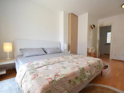 Apartment Three bedroom apartment with terrace and sea view Malinska, Krk A-20425-a - Outdoor photo 16