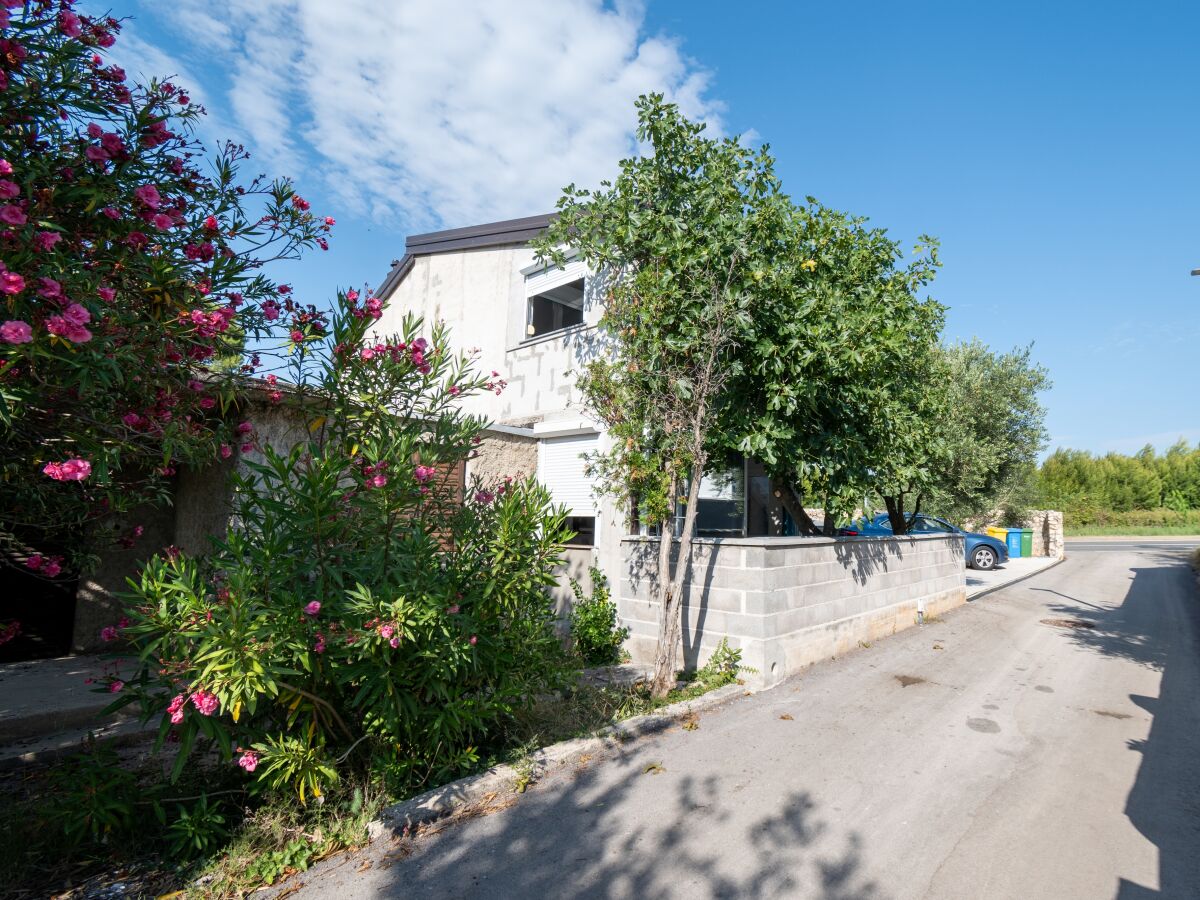 Apartment Two bedroom apartment with terrace Vir A-22554-a - Outdoor photo 4