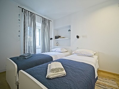 Apartment Two bedroom apartment with terrace and sea view Postira, Brač A-22030-a - Outdoor photo 17