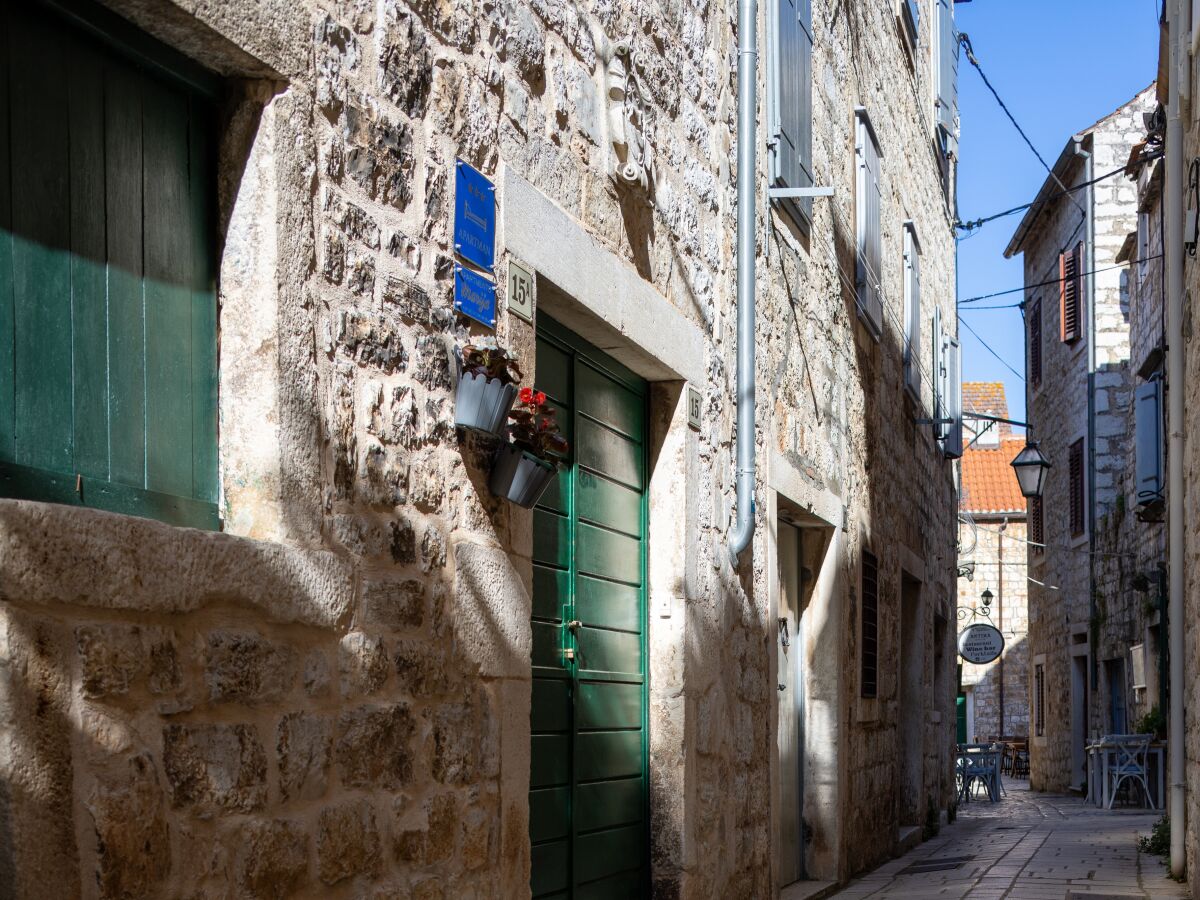 Apartment Three bedroom apartment with balcony Stari Grad, Hvar A-22052-a - Outdoor photo 2