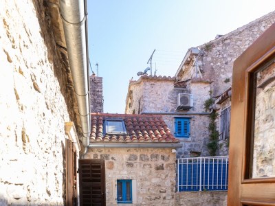 Apartment Three bedroom apartment with balcony Stari Grad, Hvar A-22052-a - Outdoor photo 5