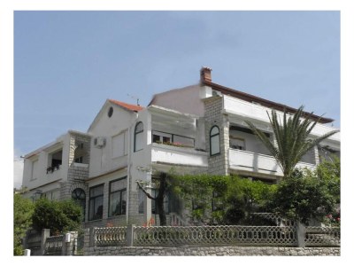 Apartment Two bedroom apartment with terrace and sea view Barbat, Rab A-22564-a - Outdoor photo 3