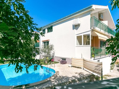 Apartment Comfortable and spacious apartment with terrace and sea view Kaštel Novi, Kaštela A-22569-a - Outdoor photo 4