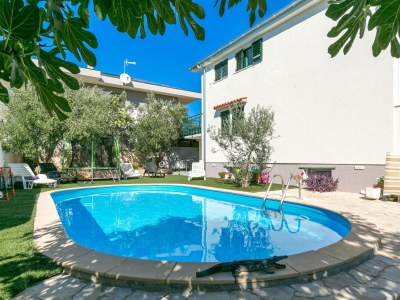 Apartment Comfortable and spacious apartment with terrace and sea view Kaštel Novi, Kaštela A-22569-a - Outdoor photo 7