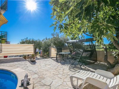 Apartment Comfortable and spacious apartment with terrace and sea view Kaštel Novi, Kaštela A-22569-a - Outdoor photo 12