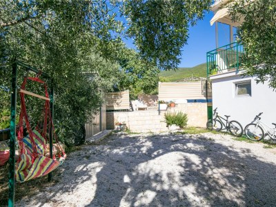 Apartment Comfortable and spacious apartment with terrace and sea view Kaštel Novi, Kaštela A-22569-a - Outdoor photo 15