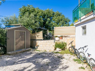 Apartment Comfortable and spacious apartment with terrace and sea view Kaštel Novi, Kaštela A-22569-a - Outdoor photo 20