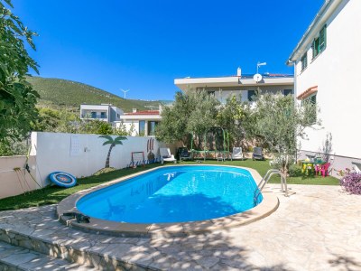 Apartment Comfortable and spacious apartment with terrace and sea view Kaštel Novi, Kaštela A-22569-a - Outdoor photo 21