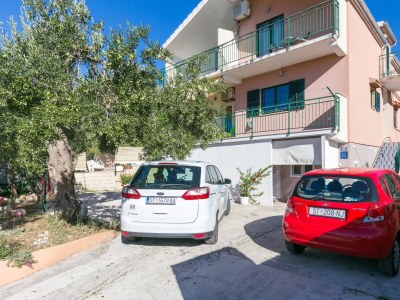 Apartment Comfortable and spacious apartment with terrace and sea view Kaštel Novi, Kaštela A-22569-a - Outdoor photo 23