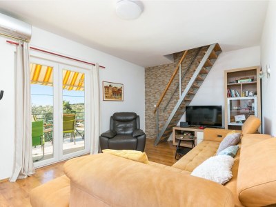 Apartment Comfortable and spacious apartment with terrace and sea view Kaštel Novi, Kaštela A-22569-a - Outdoor photo 29