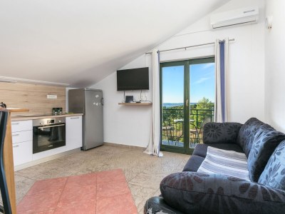 Apartment Comfortable and spacious apartment with terrace and sea view Kaštel Novi, Kaštela A-22569-a - Outdoor photo 30