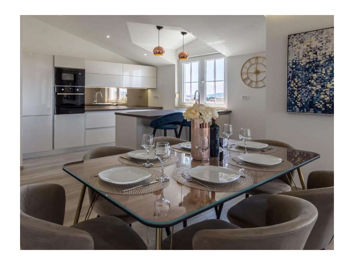 Apartment Two bedroom apartment with balcony and sea view Kaštel Lukšić, Kaštela A-22141-b