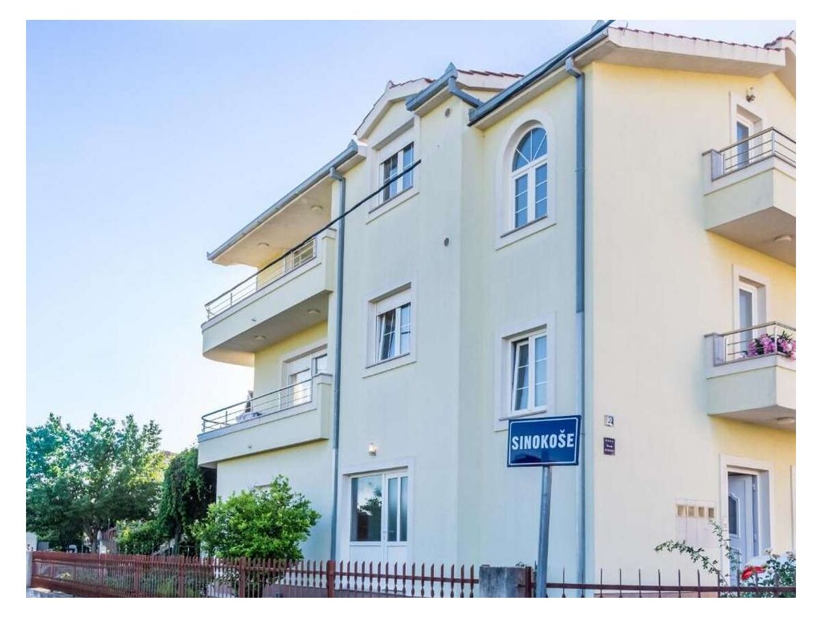 Apartment Two bedroom apartment with balcony and sea view Kaštel Lukšić, Kaštela A-22141-b - Outdoor photo 3