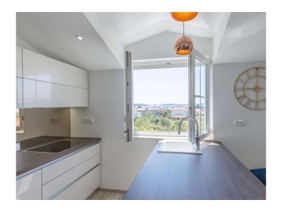 Apartment Two bedroom apartment with balcony and sea view Kaštel Lukšić, Kaštela A-22141-b - Outdoor photo 9