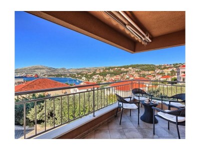 Apartment Three bedroom apartment with terrace and sea view Okrug Gornji, Čiovo A-22587-a - Outdoor photo 17