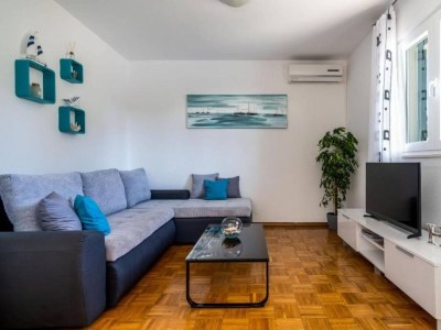 Holiday house Three bedroom house with terrace Primorski Dolac, Zagora K-22653 - Outdoor photo 9